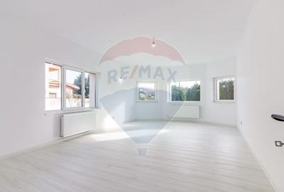 Casa / Vila in centrul orasului Buftea, autobuz, hipermarket, piata - 9