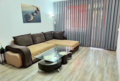 Apartament cu 3 camere semidecomandat în Micro 17 - 2