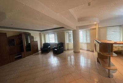 Apartament cu 3 camere în Central - 2