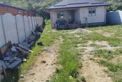 Casă cu 4 camere cu Teren 355 Mp în Bucovăț - 2