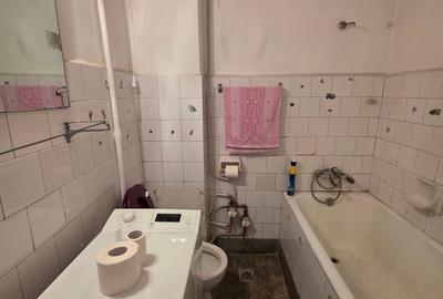 Titan, 5 minute metrou, pe strada Adjud, bloc reabilitat, decomandat, - 8