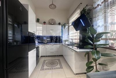 Apartament cu 3 camere decomandat, mobilat în Central - 2