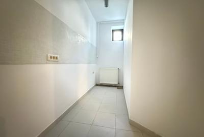 Duplex cu 10 camere cu Teren 180 Mp în Capitale - 33