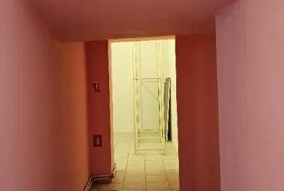 Spațiu comercial, de 70 mp, în Central - 4