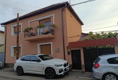 Apartament cu 3 camere decomandat în Gării