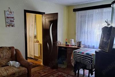 Apartament cu 3 camere semidecomandat în Micro 15