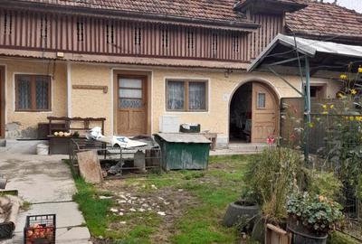 Casă cu 4 camere în Rucăr - 6