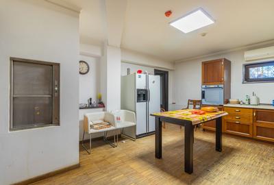 Casă individuală cu 11 camere cu Canalizare în Pantelimon - 35