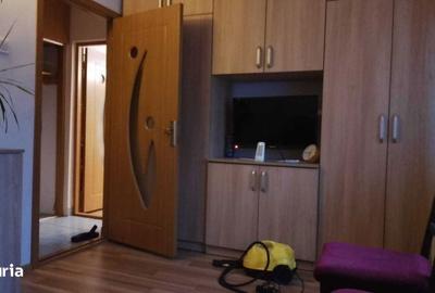 Apartament cu 2 camere semidecomandat în Micro 3 - 3