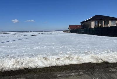 Teren de 2000 mp, în Creața