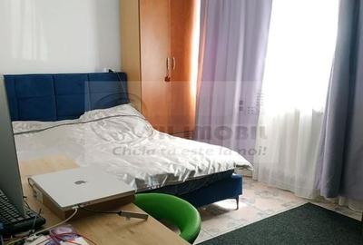 Apartament 3 camere - zona Podu-Roș- 450 Euro - 3