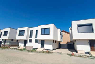 De vanzare vila tip duplex in Mamaia Nord - 1