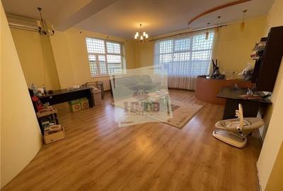 Casă individuală cu 9 camere cu Teren 700 Mp în Central - 4