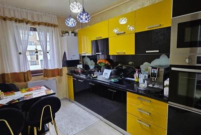 Apartament cu 3 camere decomandat în Noua - 24