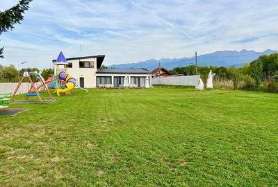 Casă cu 4 camere cu Teren 4600 Mp în Central - 4