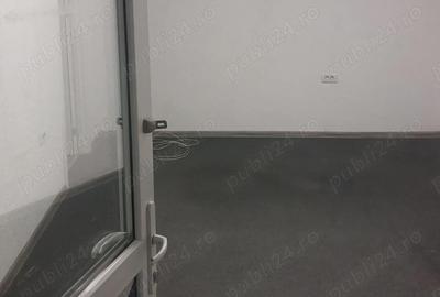 Spațiu comercial, de 28 mp, în Central - 3