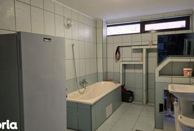 Casă cu 5 camere cu Teren 900 Mp în Zăvoi - 17