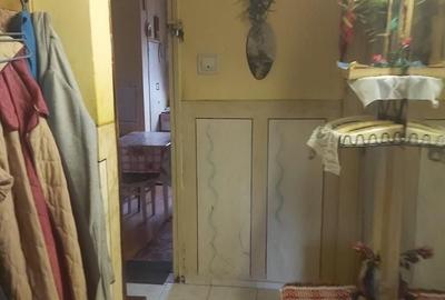 Apartament cu 4 camere decomandat în Tractorul - 7