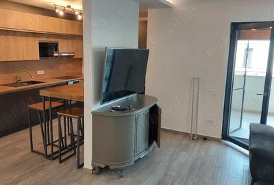 Apartament cu 3 camere semidecomandat în Central - 3