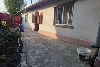 Casă cu 4 camere cu Teren 239 Mp în Central