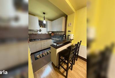 Casă cu 8 camere cu Teren 166 Mp în Gheorghe Doja