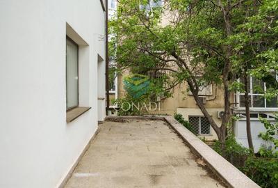 Casă individuală cu 7 camere cu Canalizare în Primăverii - 1