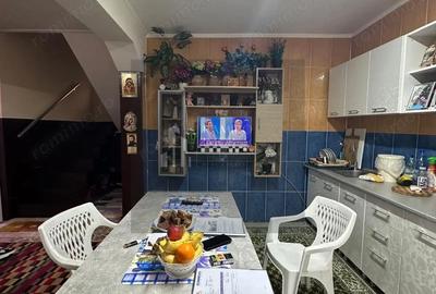 Casă cu 7 camere cu Canalizare în Brâncoveanu - 8