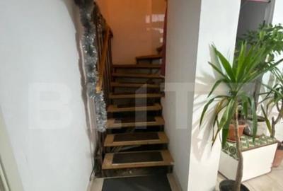 Casă cu 9 camere cu Canalizare în Central