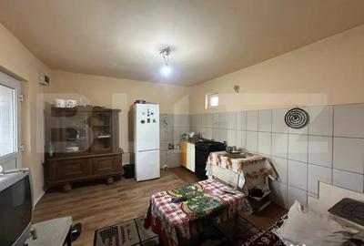 Casă cu 3 camere cu Teren 3600 Mp în Central - 2