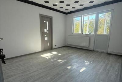 Apartament 3 camere semidecomandat, 50 mp, zona Segarcea - 2