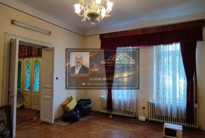Spațiu comercial, de 300 mp, în Central - 11