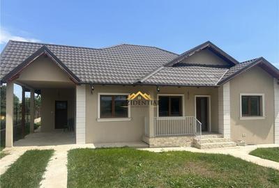 CASA SUPERBA - CERVICESTI (la doar 6 km de Botosani) - 1