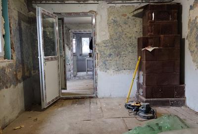 FARA COMISIOANE in Sabareni la drum asfaltat casa batrineasca pe 1000mp - 11