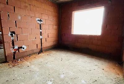Casă cu 4 camere cu Teren 300 Mp în Sânmartin - 8