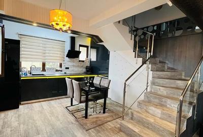 Casă cu 4 camere cu Canalizare în Palazu Mare - 11