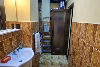 Spatiu comercial de inchiriat – 2 camere, 33 mp,  zona Port - 8