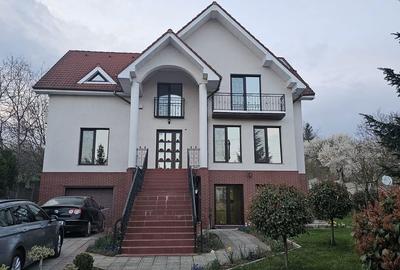 Casă cu 10 camere cu Canalizare în Iorga - 1