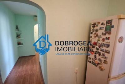 Apartament cu 3 camere semidecomandat în Central