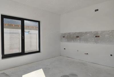 Casă cu 4 camere cu Teren 553 Mp în Sântandrei - 10