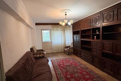 Apartament cu 3 camere decomandat în Lacu - 3