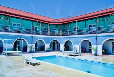 Casă individuală cu 25 camere cu Piscina în Central - 3