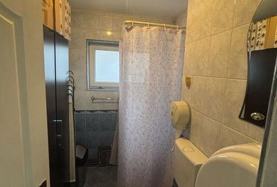 Spațiu comercial, de 50 mp, în Central - 4