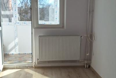 Apartament cu 2 camere semidecomandat în Craiovița Nouă - 1