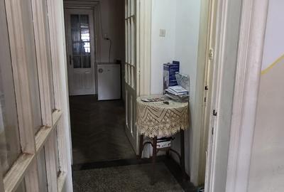 Casă individuală cu 9 camere cu Canalizare în Est - 10