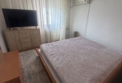 Apartament cu 3 camere decomandat în 9 Mai - 2