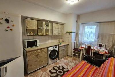 Apartament cu 5 camere decomandat în Oancea - 2