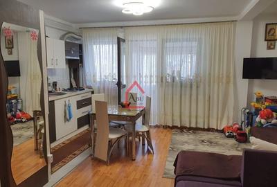 Apartament cu 3 camere semidecomandat în Tătărași
