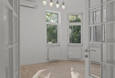 Casă individuală cu 9 camere cu Teren 200 Mp în Central - 14