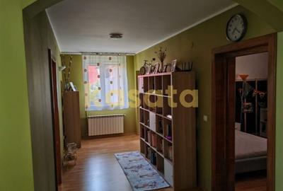 Casă individuală cu 7 camere cu Canalizare în Central - 10