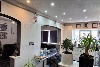 Apartament cochet 3 camere in zona Tomis Nord, Constanta - 1